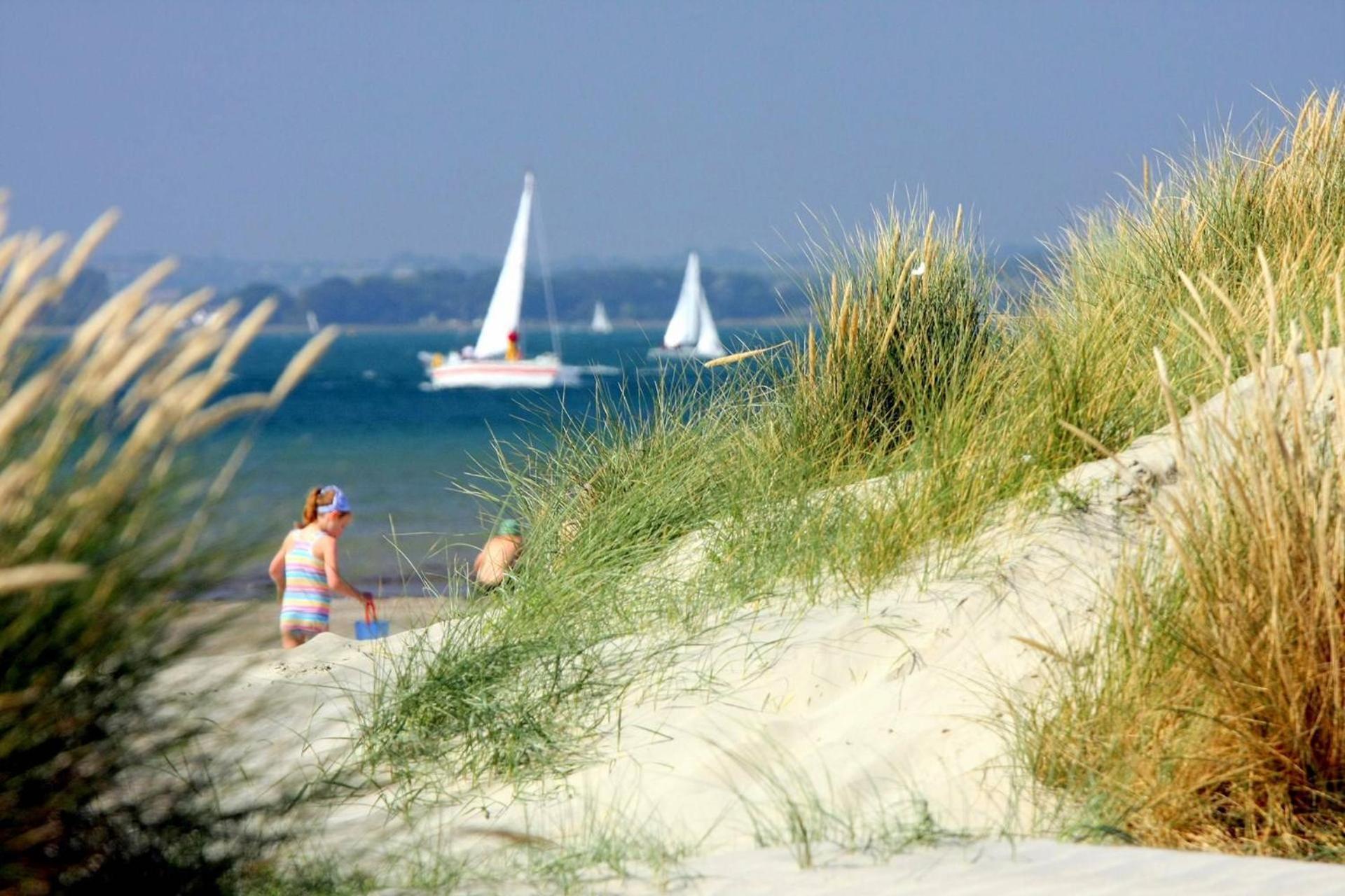 Family Seaside Retreat - 5 Minutes To Beach West Wittering Εξωτερικό φωτογραφία